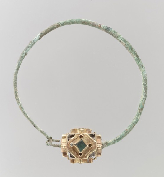 Earring, Frankish, 6th-7th century.