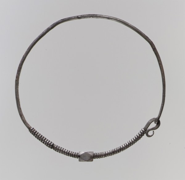 Earring, Frankish, 675-725.