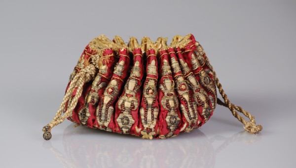 Gaming purse