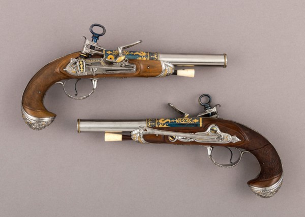 Pair of Pistols with Flintlocks a Las Tres Modas