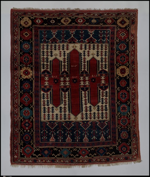 Carpet with Double-Ended Triple Niche