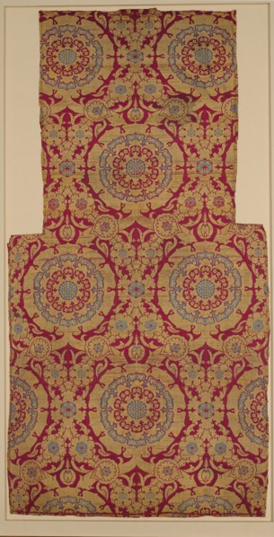 Silk Fragment with Circular Rosace-like Floriate Medallions