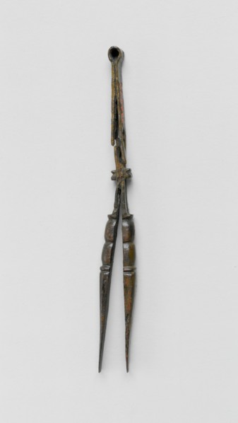 Tweezers, Iran, 9th-10th century.