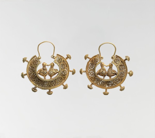 Earring, Iran, 11th-12th century.