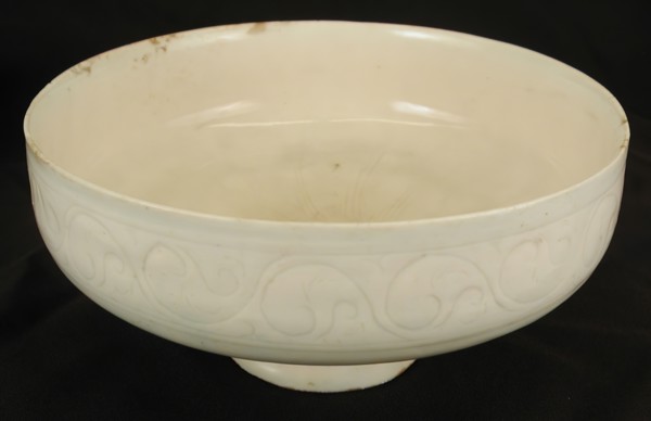 White bowl, Iran, 12th century.