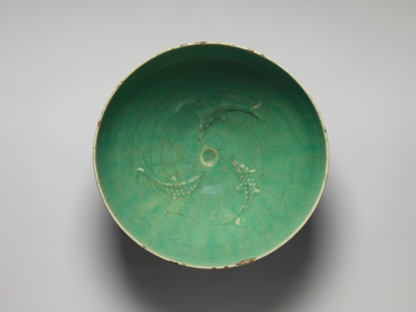 Bowl with Fish Motifs, Iran, first half 14th century.