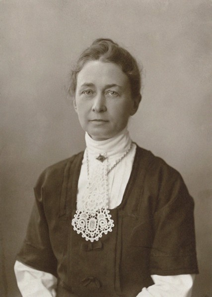 Hilma af Klint , 1910s. Found in the collection of Courtesy of Stiftelsen Hilma af Klints Verk.