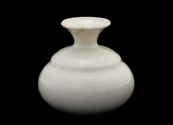 Bottle, Safavid period, 17th century. Creator: Unknown.