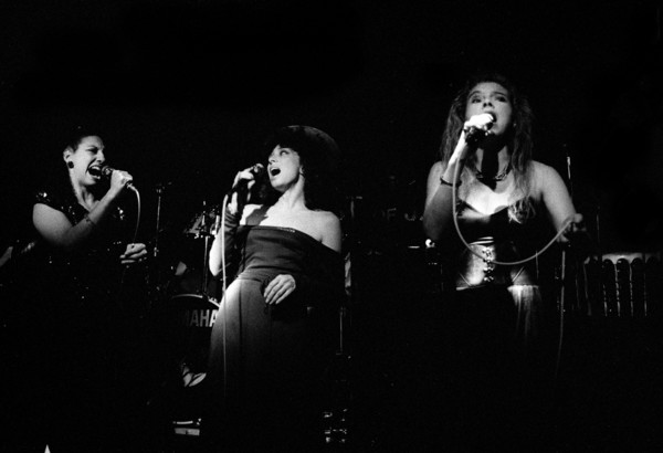 Kim Nazarian, Caprice Fox and Sara Kreiger, New York Voices, Ronnie Scott’s, Soho, London, 9.89. Creator: Brian O'Connor.