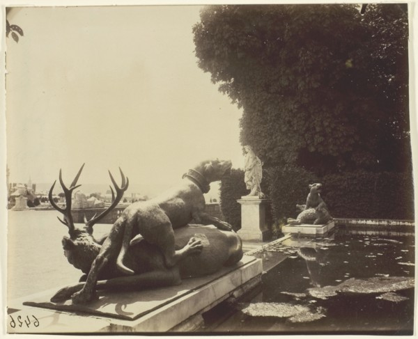 Versailles, Fontaine du Point du Jour, 1903. Creator: Eugene Atget.