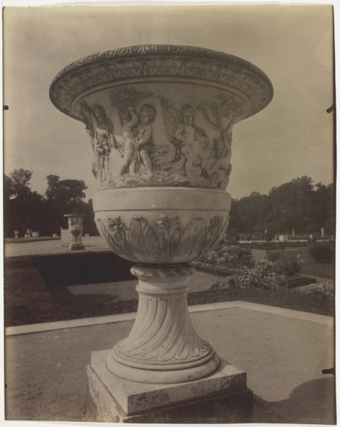 Versailles, Vase, 1905. Creator: Eugene Atget.