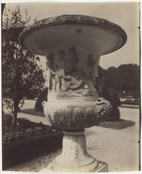 Versailles, Vase, 1905. Creator: Eugene Atget.