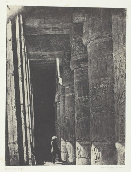 Médinet-Habou, Galerie du Palais de Ramsès-Méiamoun; Thèbes, 1849/51, printed 1852. Creator: Maxime du Camp.