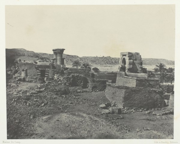 Village et Temple de l'Ile de Béghé, à l'Ouest de Philoe; Nubie, 1849/51, printed 1852. Creator: Maxime du Camp.