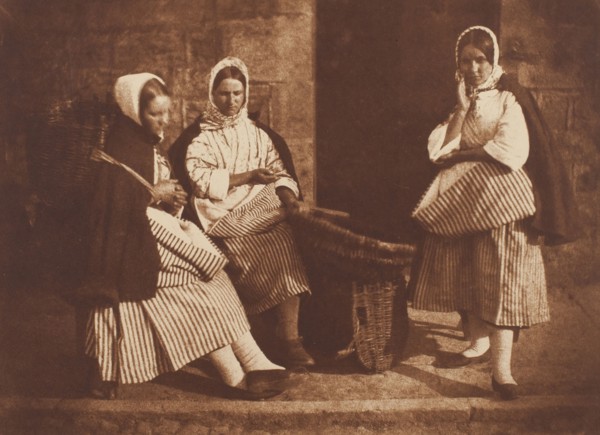 Mrs. Logan and Two Unknown Women, Newhaven, 1843/47, printed c. 1916. Creators: David Octavius Hill, Robert Adamson, Hill & Adamson.