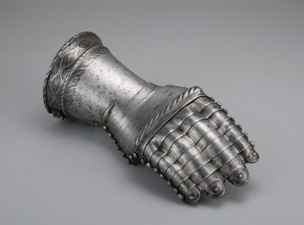 Mitten Gauntlet for the Right Hand, Augsburg, c. 1540. Creator: Unknown.