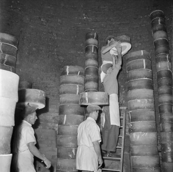 Royal Albert Pottery, Parsonage Street, Tunstall, Stoke-on-Trent, 1965-1968. Creator: Eileen Deste.
