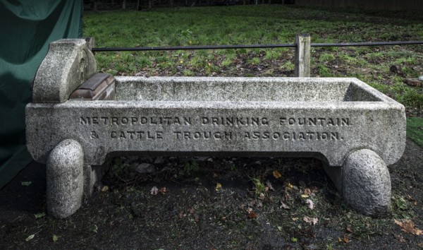Cattle trough and drinking fountain, Spaniards Road, Hampstead, London, 2018 Creator: Chris Redgrave.