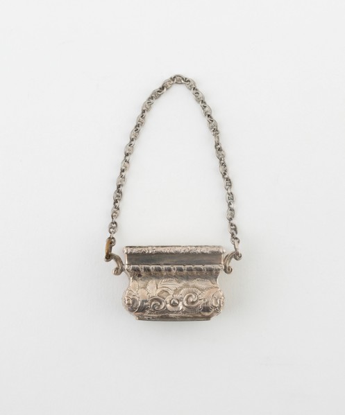 Purse-Shaped Vinaigrette with View of Windsor Castle, Birmingham, 1843/44.