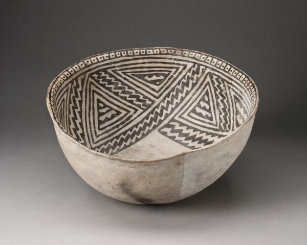 Bowl with Interlocking Zigzag Motif in Four-Part Design on Interior Walls, A.D. 950/1400.