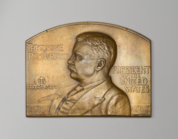 Medal with portrait of US president Theodore Roosevelt, 1907. Commemorating the departure of the United States Atlantic Fleet on a cruise around the World.