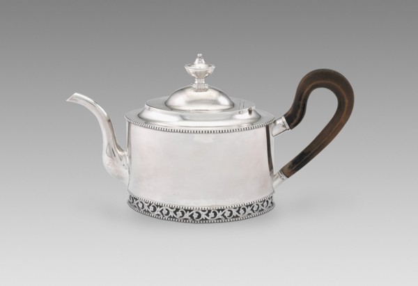 Teapot, 1784/1800. Floral design with wooden handle.