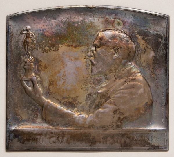 Medal portraying Delacour, 1899.