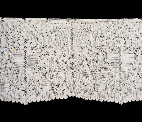 Three Fragments (Border), Aquila, 1675/1750. Creator: Unknown.