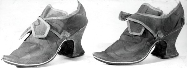 Pair of Shoes, England, c.1720s.