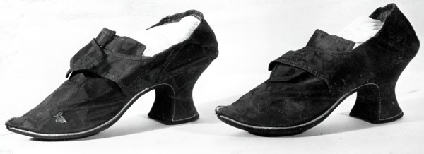 Pair of Shoes, England, c.1720s.