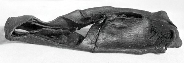Man's Horned Toe Shoe, England, 16th century.