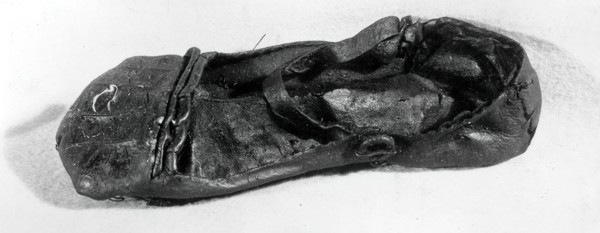 Child's Shoe, England, 16th century.