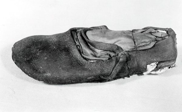 Shoe, England, 16th century.