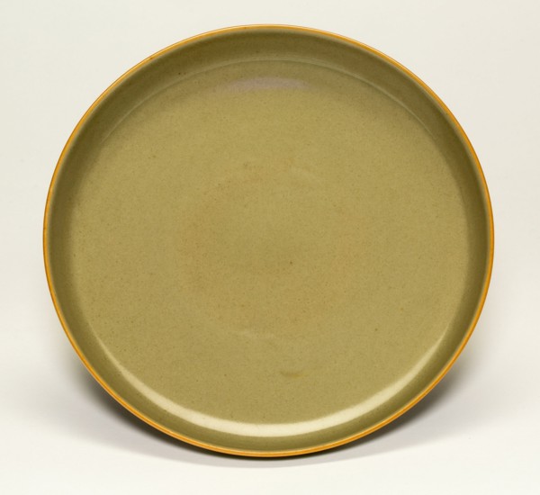 Yaozhou style glazed dish, Qing dynasty (1644-1911), Yongzheng reign mark and period (1723-1735).