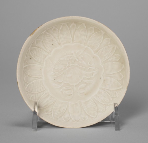 Dish with Lotus Flower and Petals, Song dynasty (960-1279).