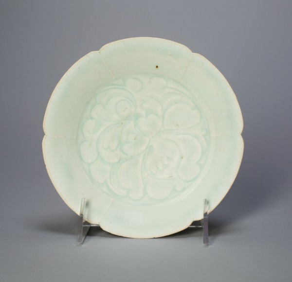 Foliate Bowl with Stylized Peony Spray, Northern Song dynasty (960-1127), 12th century.
