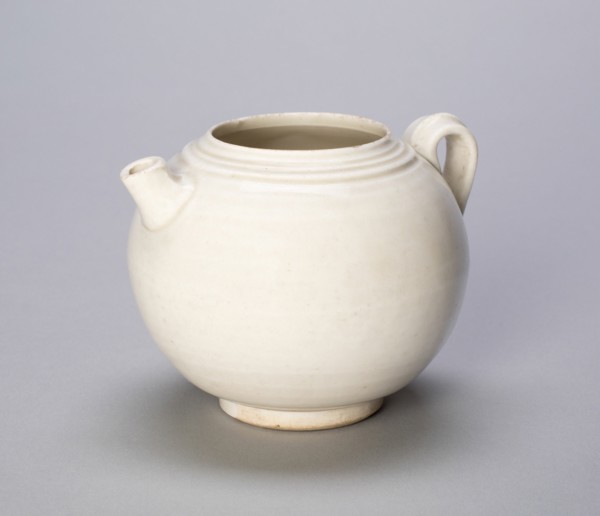 Globular Ewer, Five Dynasties period (907-960) or Northern Song dynasty (960-1127), c. 10th/11th century.