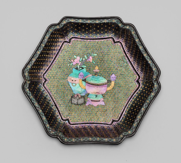Dish with Images of Ancient Bronzes, Qing dynasty (1644-1911).