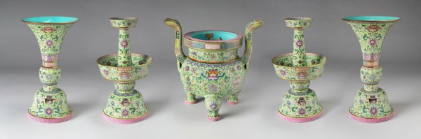 Altar set, Qing dynasty (1644-1911), Jiaqing reign mark and period.