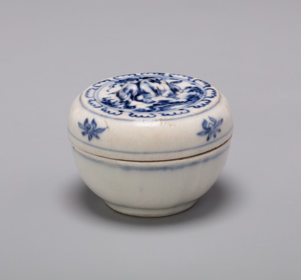 Miniature Covered Box with Knob, Late 15th/early 16th century.