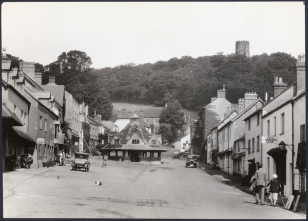 Yarn Market, High Street, Dunster, Somerset, 1925-1935. Creator: J Dixon Scott.