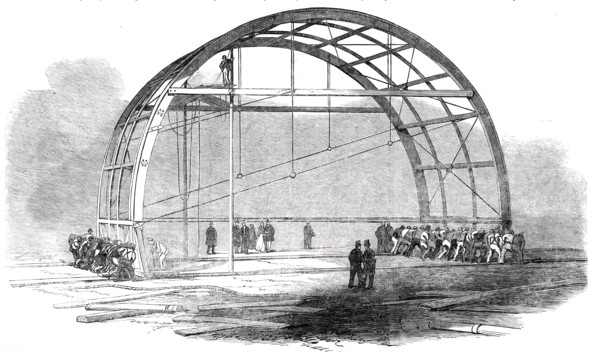 The Great Exhibition Building in Hyde Park - Moving a Pair of Transept Ribs..., 1850. Creator: Unknown.