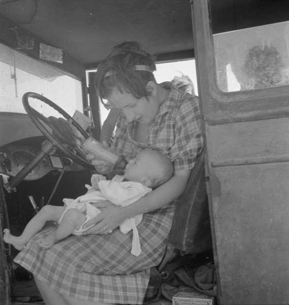Wife and sick child of tubercular itinerant, stranded in New Mexico, 1936. Creator: Dorothea Lange.