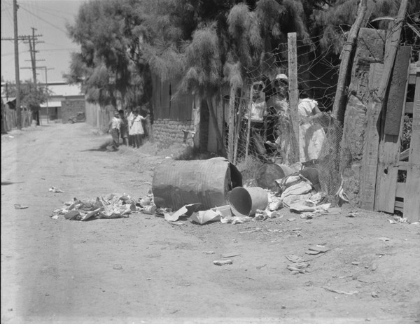 Garbage disposal, Brawley, Imperial Valley, California, 1935. Creator: Dorothea Lange.