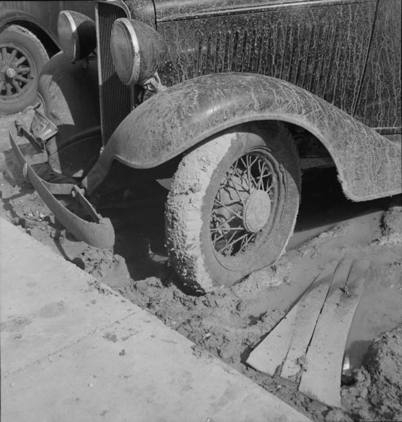 This year (1937) there are floods and heavy rain in the Dust Bowl, Auton, Texas, 1937. Creator: Dorothea Lange.