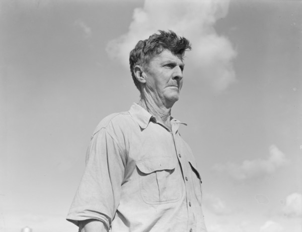 Industrialized agriculture, from Texas farmer to migratory worker in California, Kern County, 1938. Creator: Dorothea Lange.
