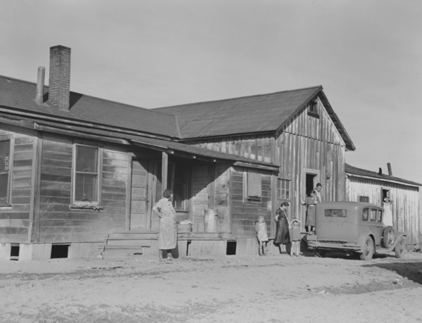Cotton workers, outskirts of Firebaugh, west side of San Joaquin Valley, California, 1939. Creator: Dorothea Lange.