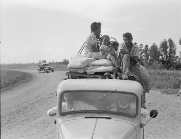 Mississippi Delta, on Mississippi highway No. 1 between Greenville and Clarksdale, 1938. Creator: Dorothea Lange.