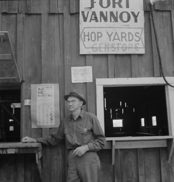 Deputy sheriff, stationed at..., near Grants Pass, Josephine County, Oregon, 1939. Creator: Dorothea Lange.