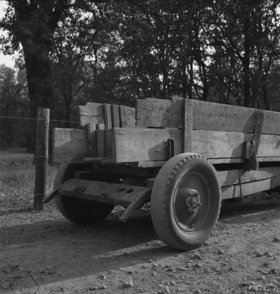Wagon built on the farm utilizing parts of wrecked Dodge..., Oregon, Kirby (Josephine County), 1939. Creator: Dorothea Lange.